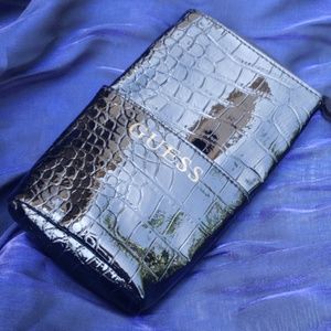 Guess faux Alligator sunglasses pouch vinyl